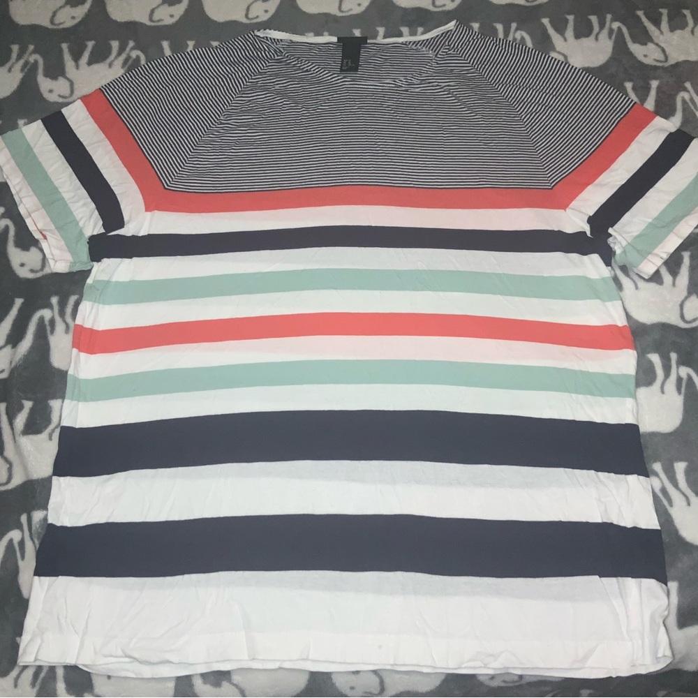 H&M woman’s short sleeve top.  Size XL.